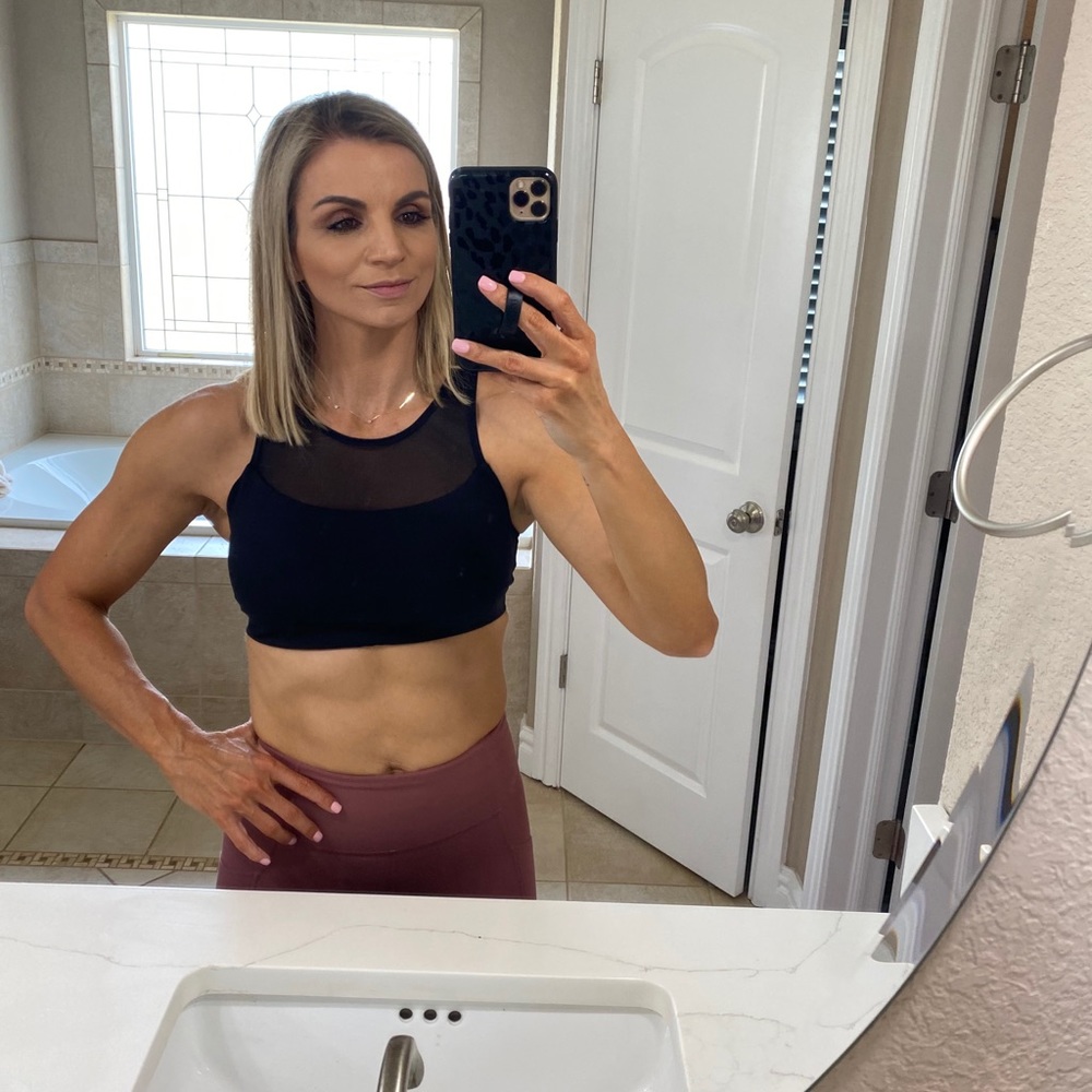 Lululemon sports bra size 8